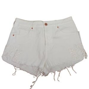 Bullhead Denim Women's Size 11 White Crochet Detail High Rise Shorts
